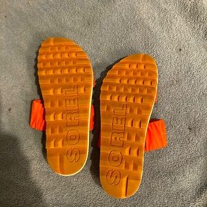 Flash of color with any outfit/comfy and breathable